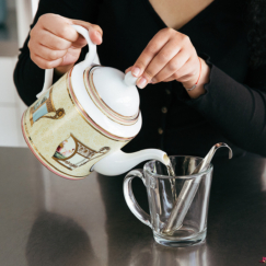 Throwing tea in a cup